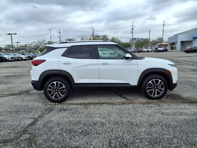 Used 2025 Chevrolet TrailBlazer LT AWD/4WD image 15