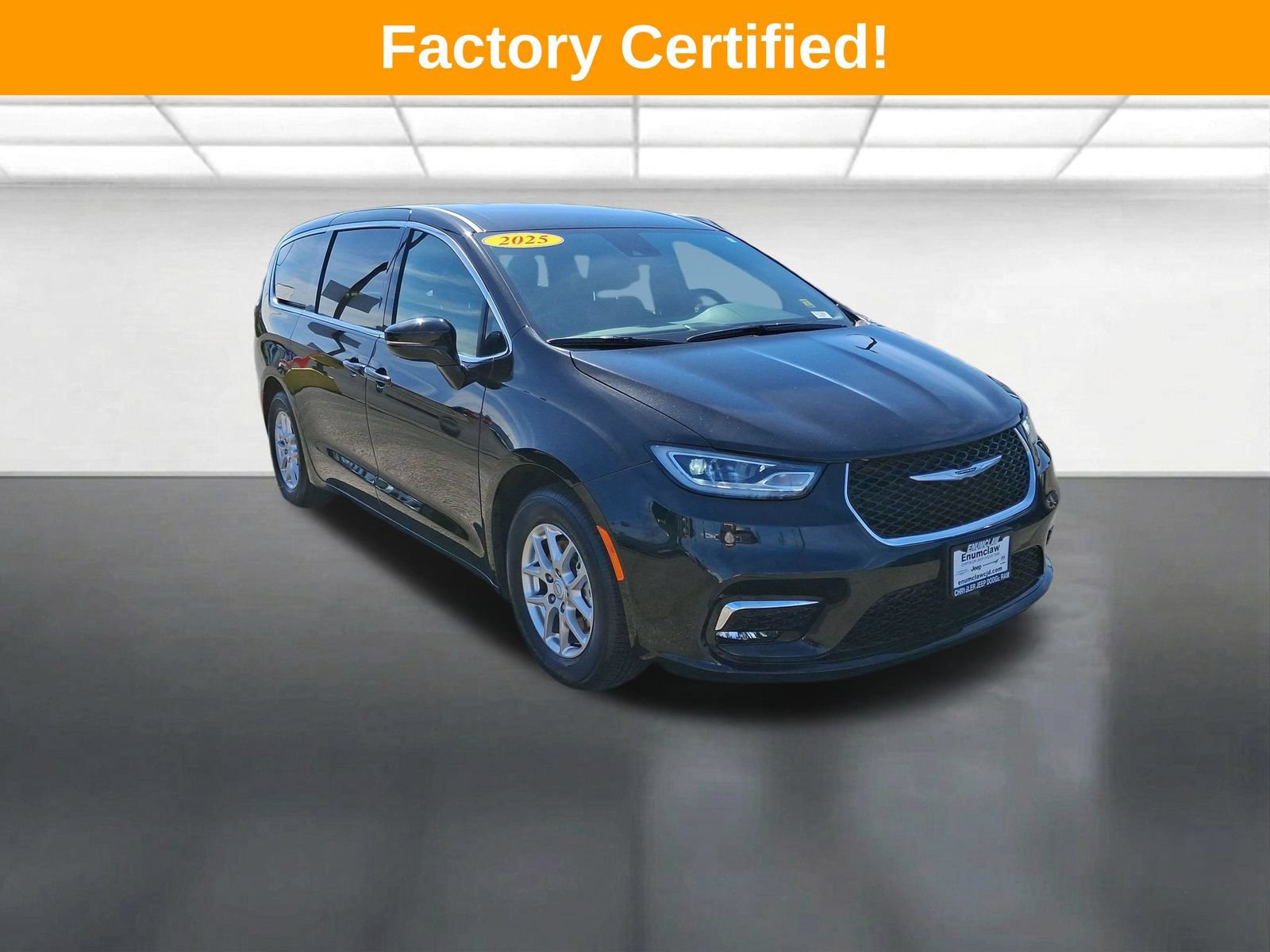Certified 2025 Chrysler Pacifica Select FWD image 1