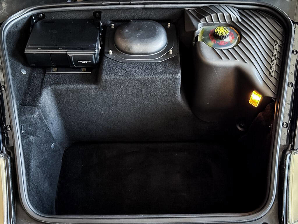 Used 2004 Porsche 911 Turbo image 38