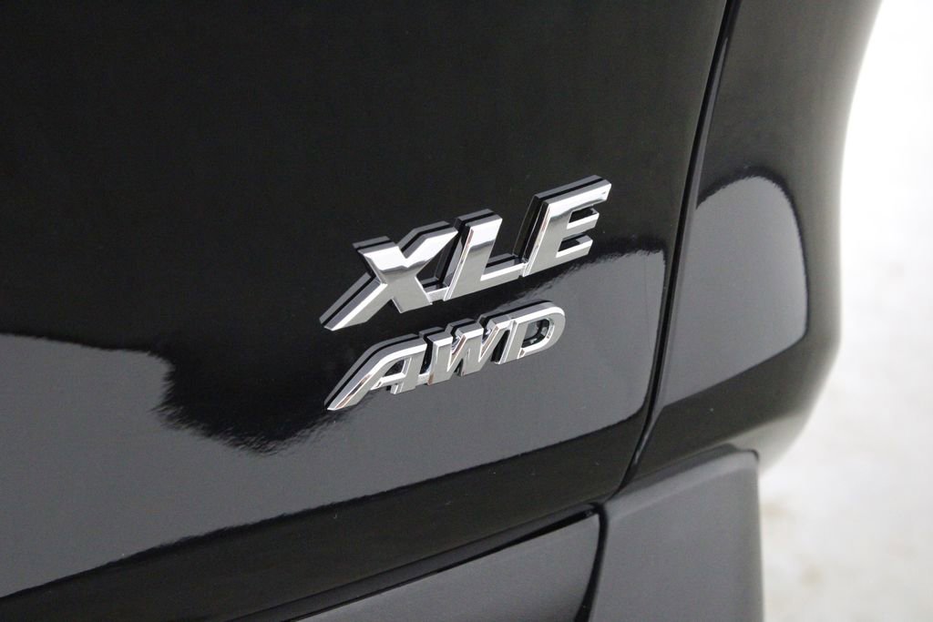 Used 2023 Toyota RAV4 XLE Premium image 43