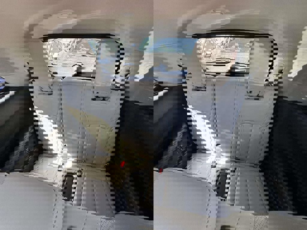 Used 2026 INFINITI QX60 Luxe w/ Family Package image 12