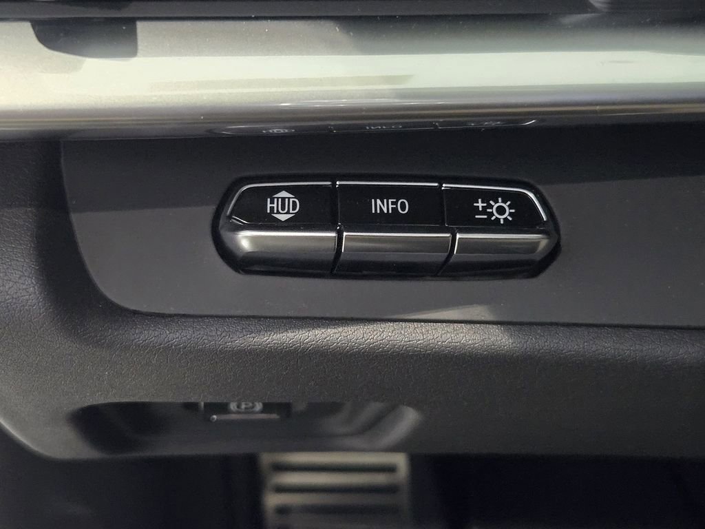 New 2025 Chevrolet Corvette E-Ray image 23