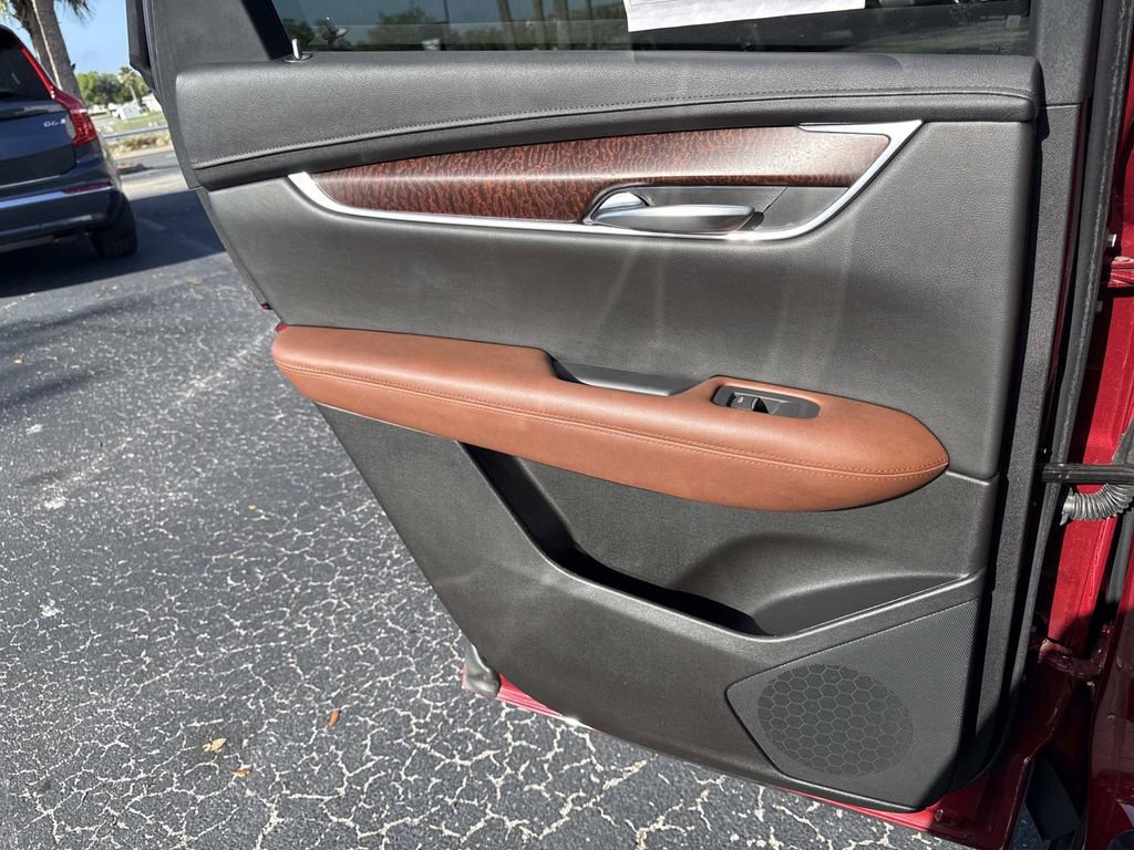 Used 2020 Cadillac XT5 Premium Luxury image 13