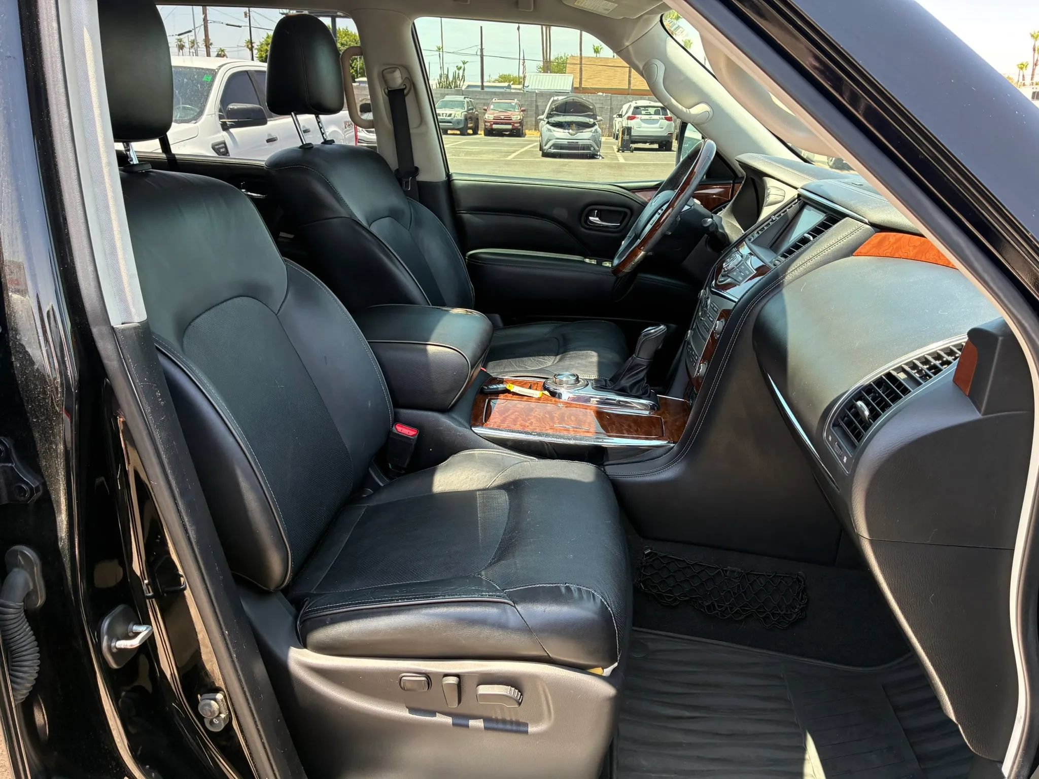 Used 2019 INFINITI QX80 Luxe w/ All-Season Package AWD/4WD image 27