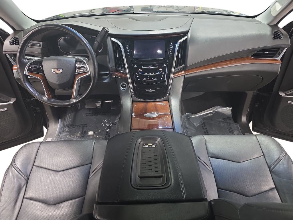 Used 2016 Cadillac Escalade Luxury image 9