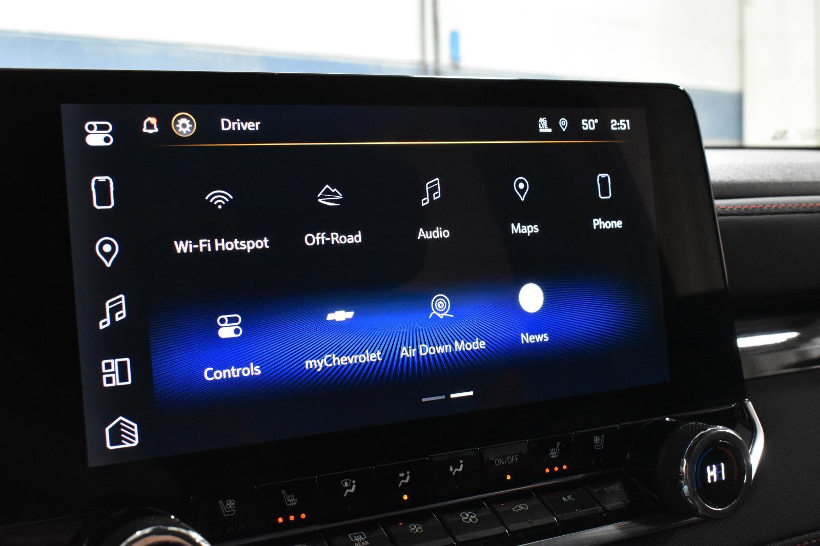 Used 2024 Chevrolet Colorado Z71 w/ Z71 Convenience Package 2 AWD/4WD image 17