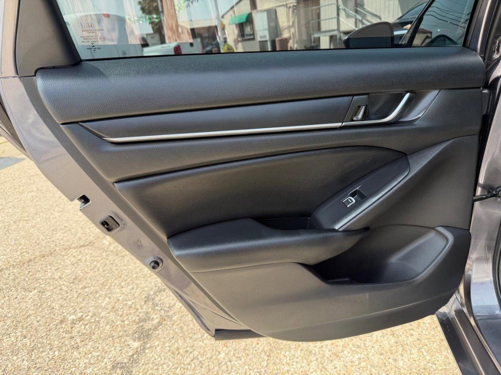 Used 2019 Honda Accord LX image 37