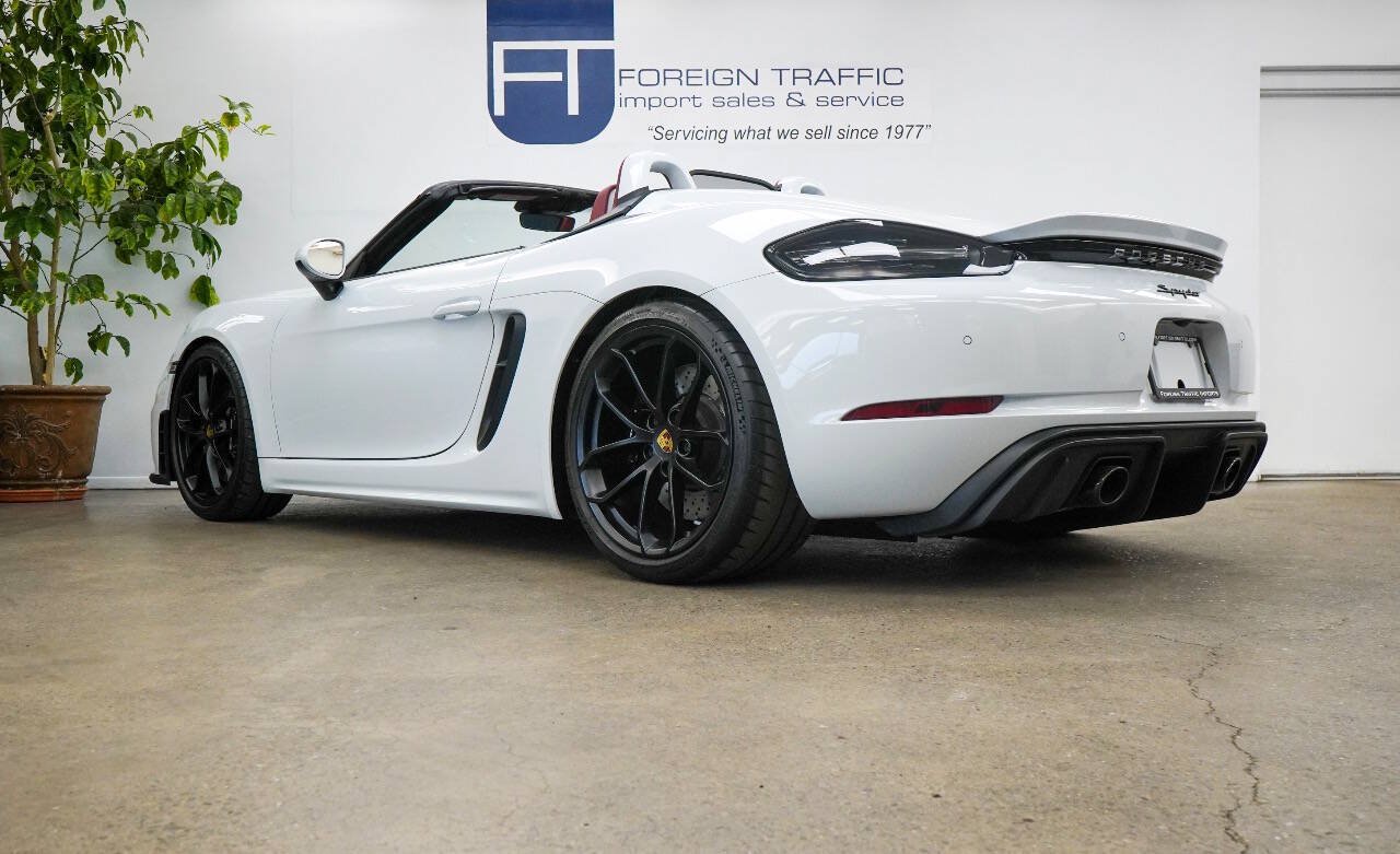 Used 2020 Porsche 718 Boxster Spyder RWD image 44