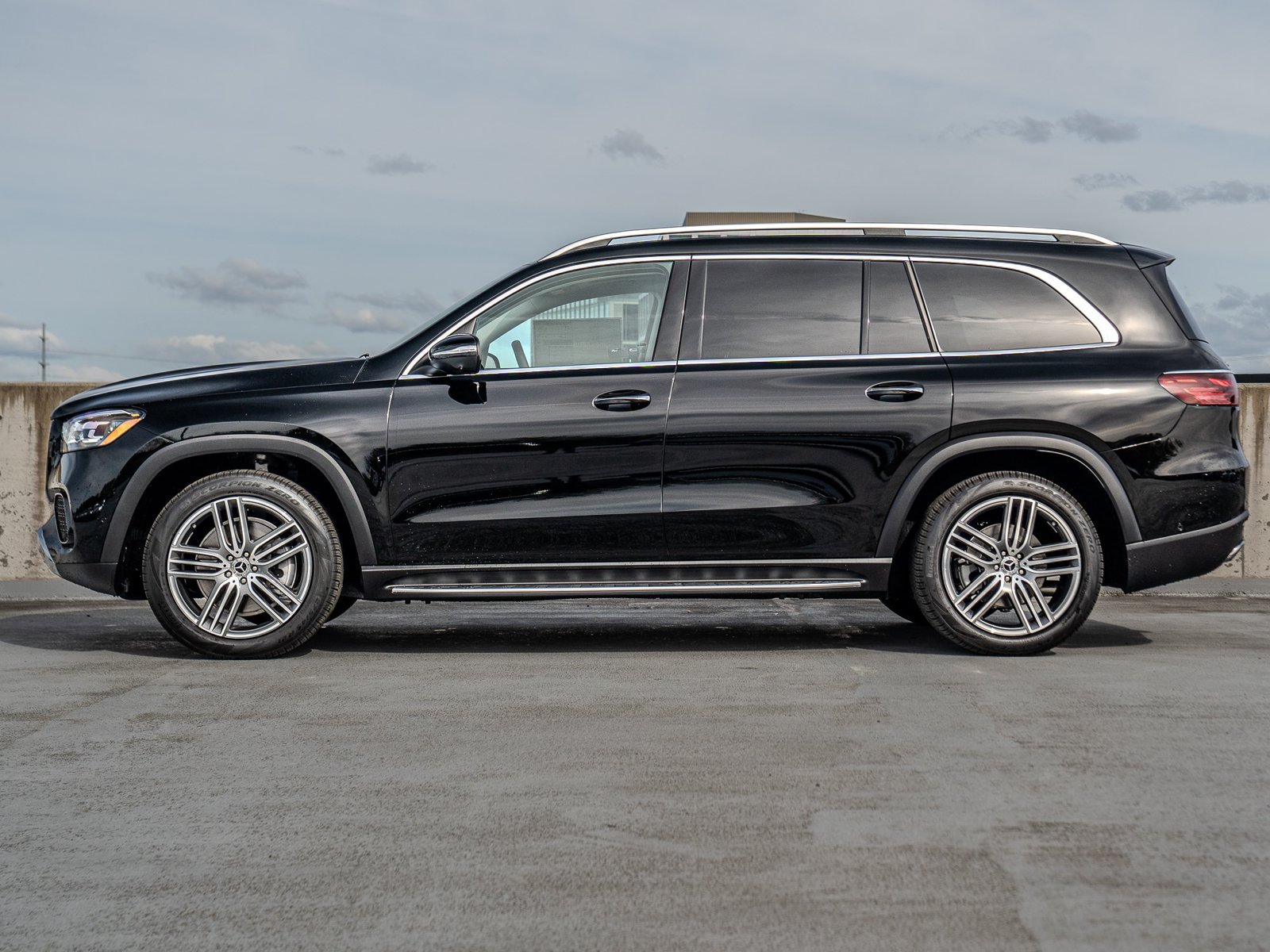 Certified 2026 Mercedes-Benz GLS 450 4MATIC image 4