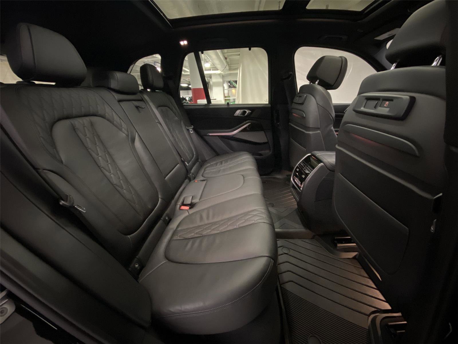 Used 2020 BMW X5 M50i w/ Executive Package image 29