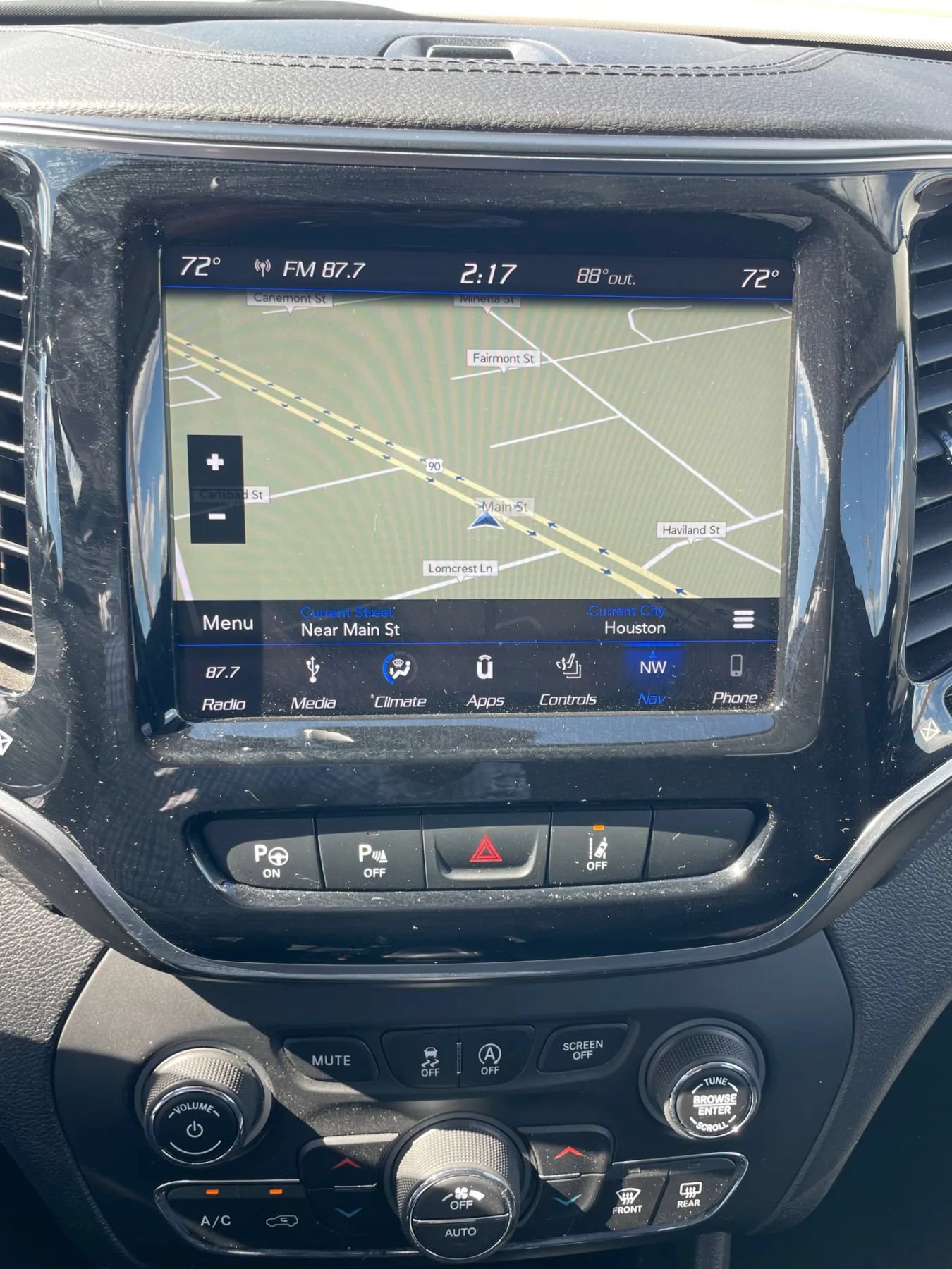 Used 2019 Jeep Cherokee Limited w/ Luxury Group FWD image 28