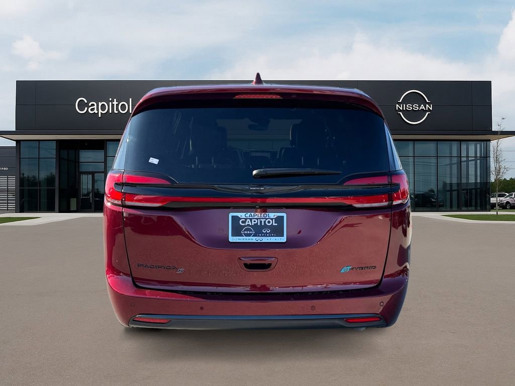 Used 2022 Chrysler Pacifica Limited w/ S Appearance Package image 6