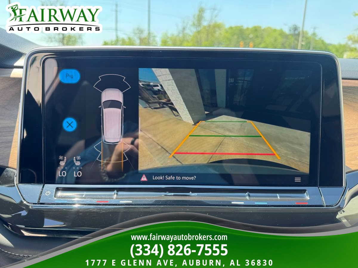 Used 2025 Volkswagen Atlas SE AWD/4WD image 24