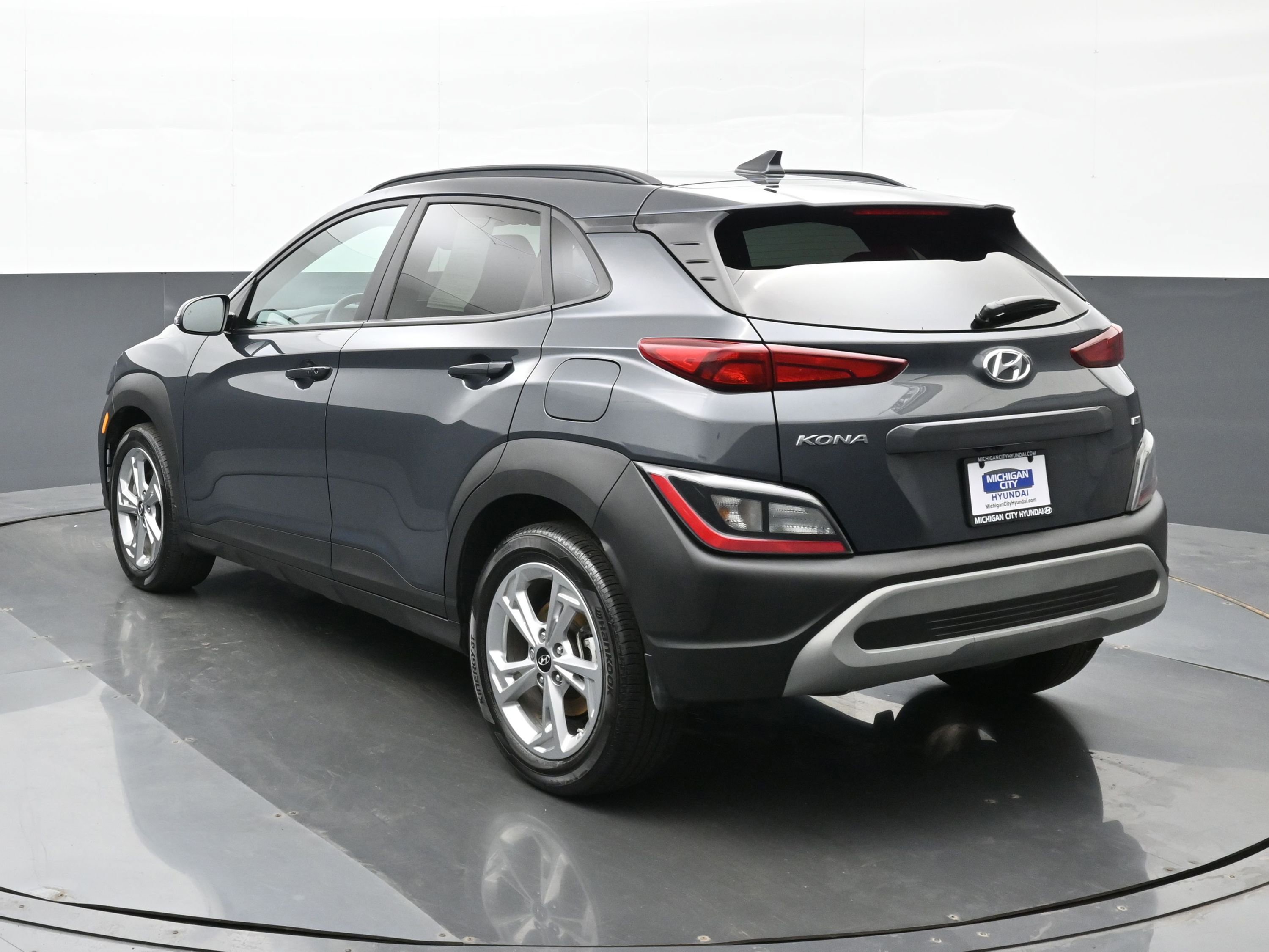 Used 2022 Hyundai Kona SEL image 2