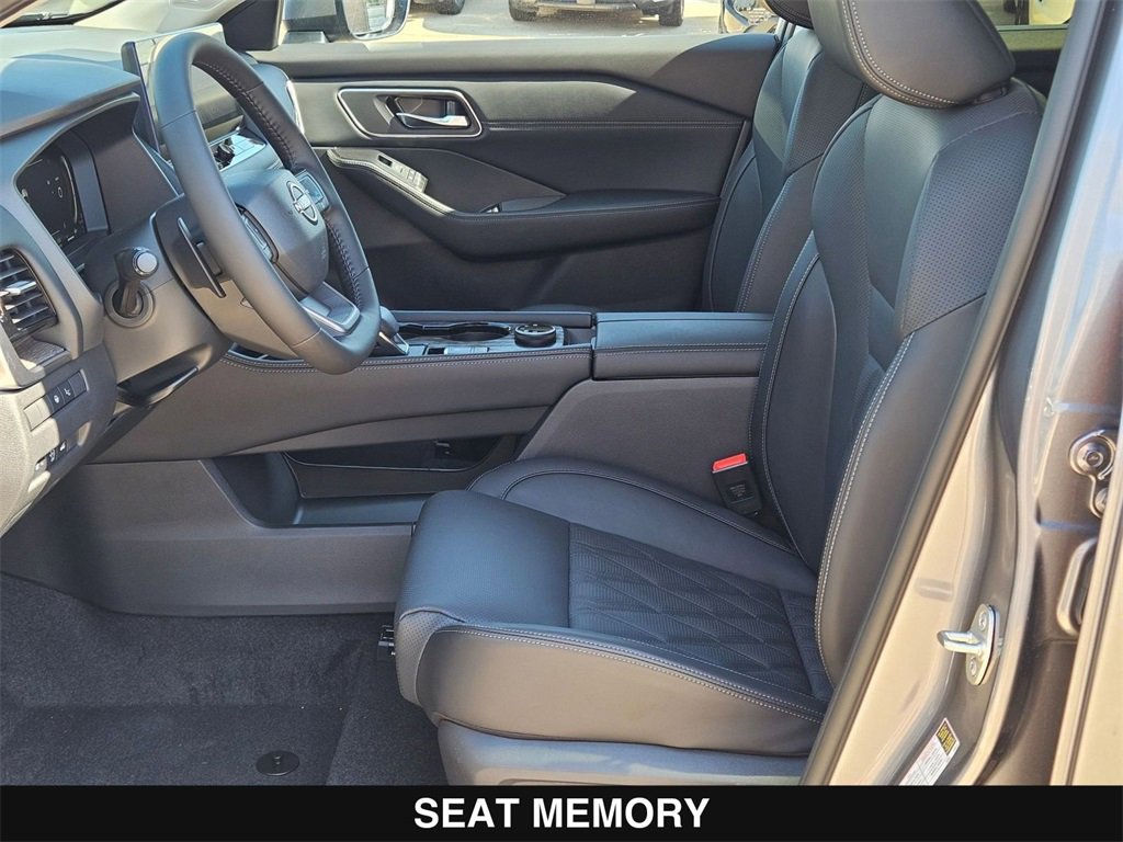 New 2026 Nissan Rogue Platinum w/ Platinum Premium Package image 11