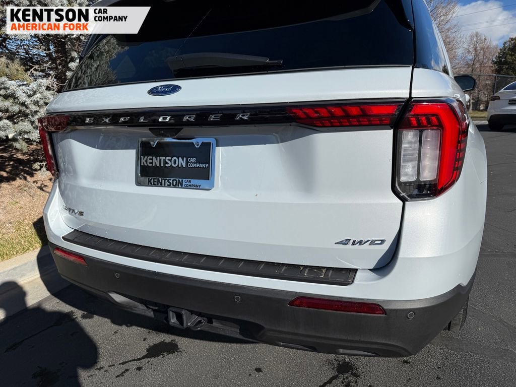 Used 2025 Ford Explorer Active image 38