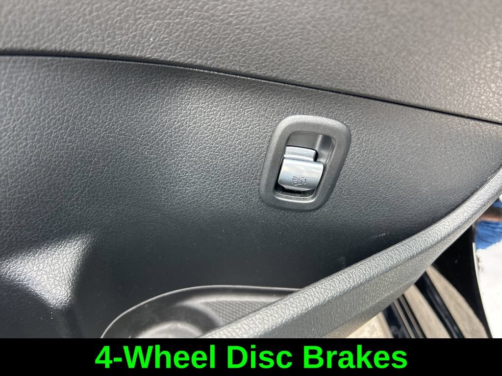 Used 2025 Mercedes-Benz C 300 Sedan image 33
