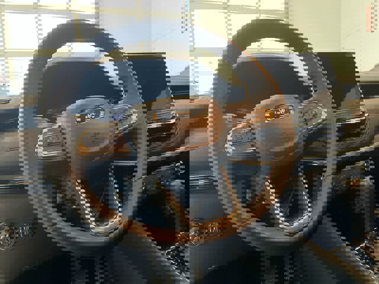 Used 2023 Jeep Compass Trailhawk image 14