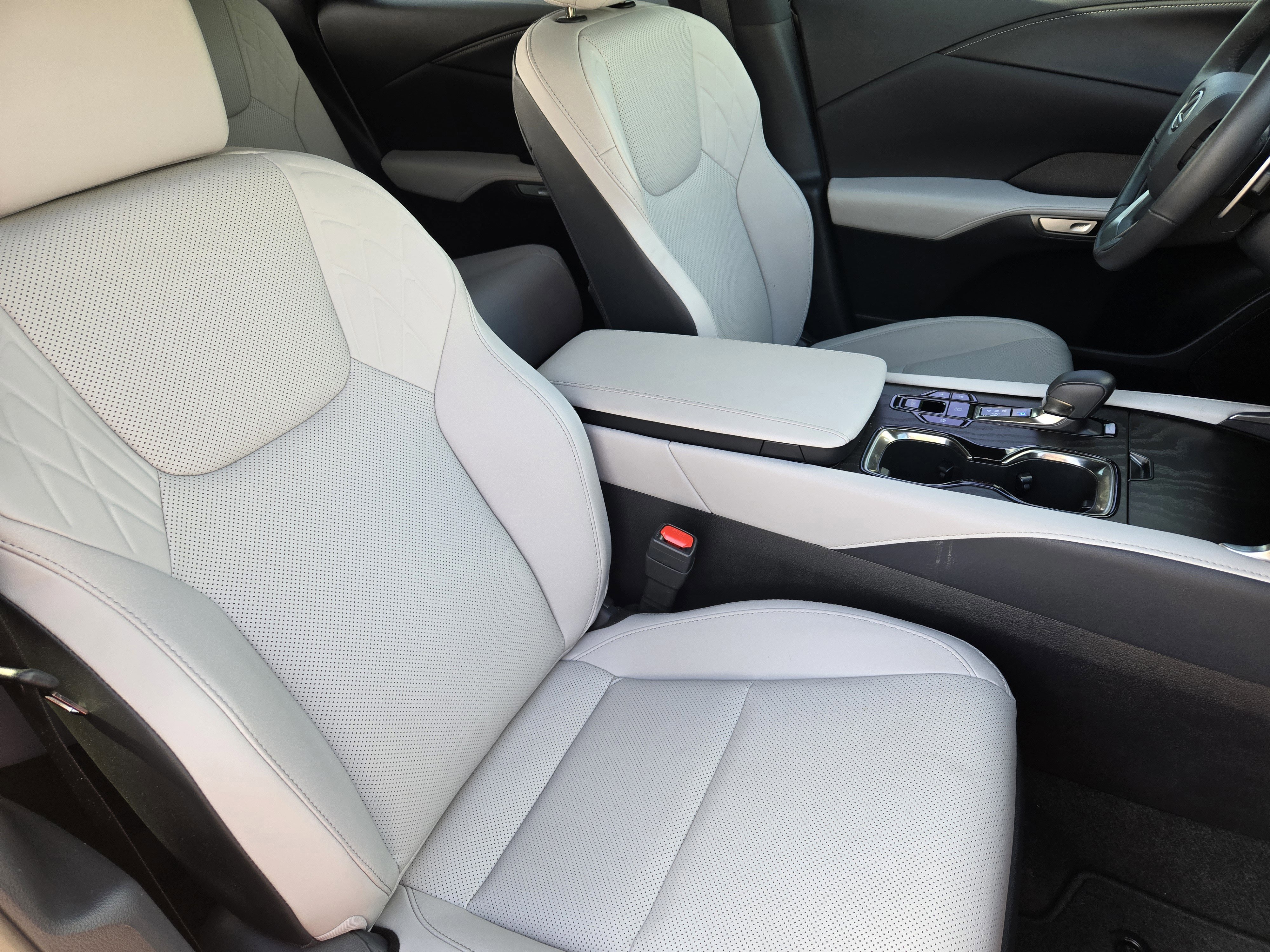 Used 2024 Lexus RX 350h w/ Accessory Package (Z1) image 10