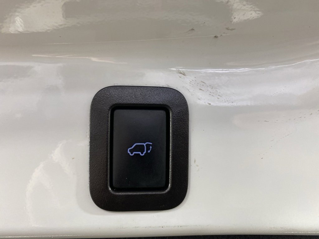 Used 2019 Toyota Highlander SE image 32