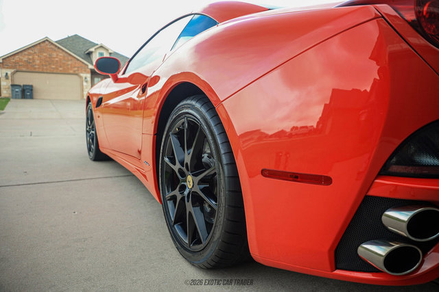 Used 2012 Ferrari California RWD image 62
