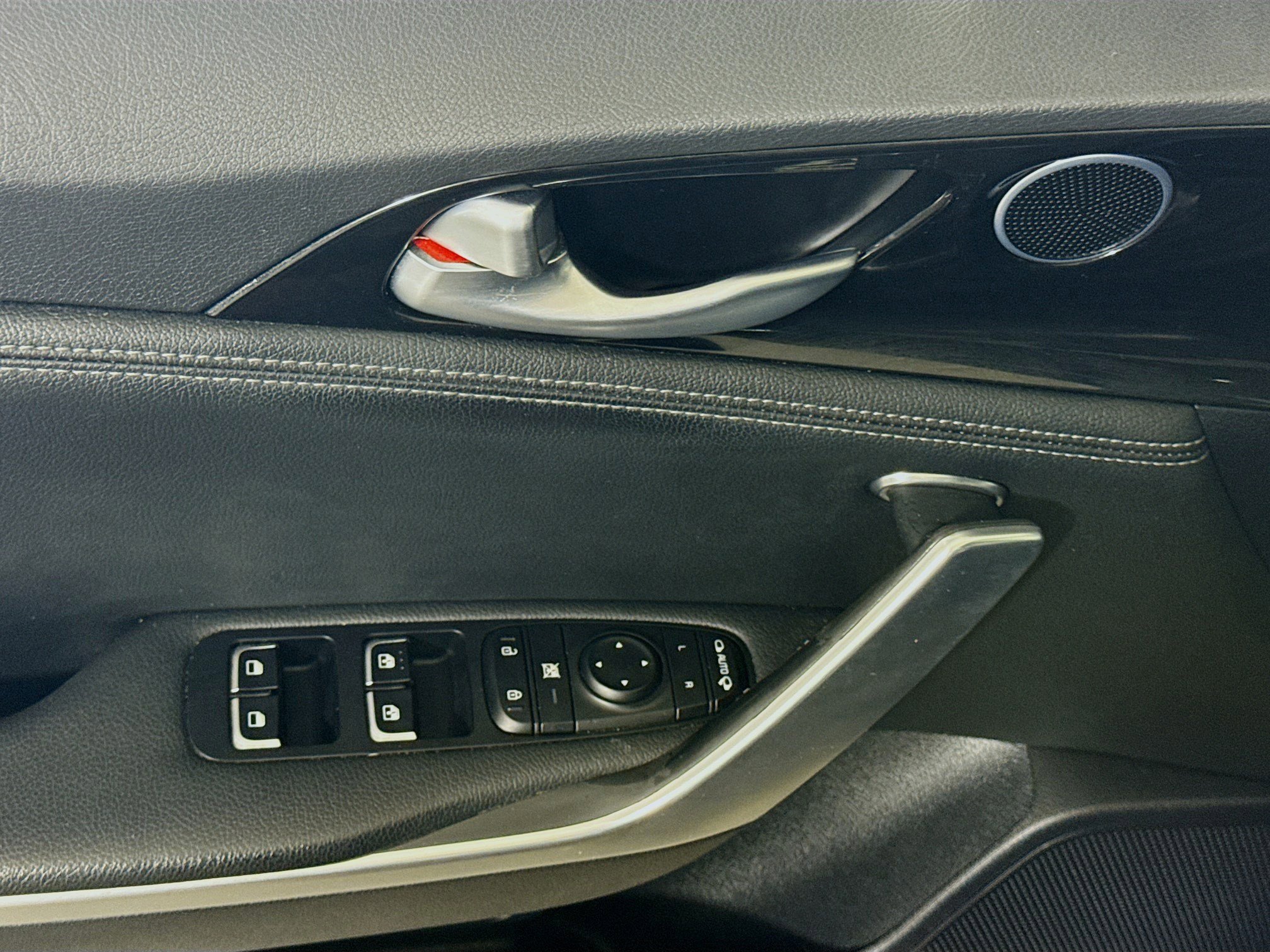 Used 2020 Kia Stinger GT-Line image 24