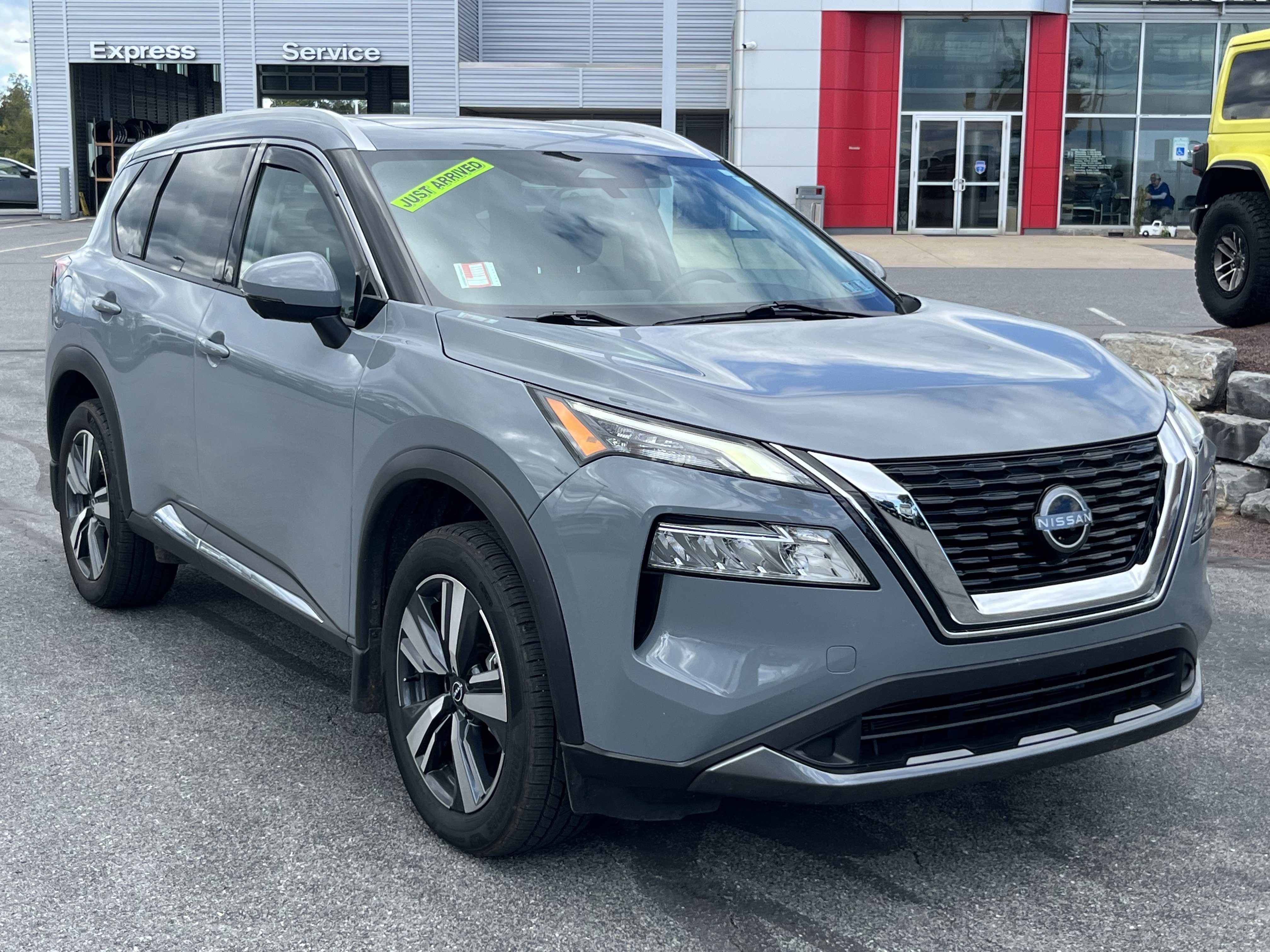 Used 2023 Nissan Rogue SL