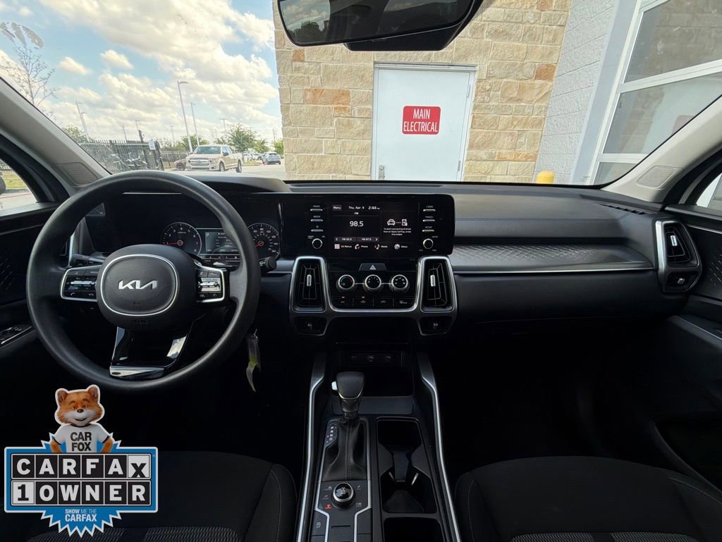 Used 2023 Kia Sorento LX image 28