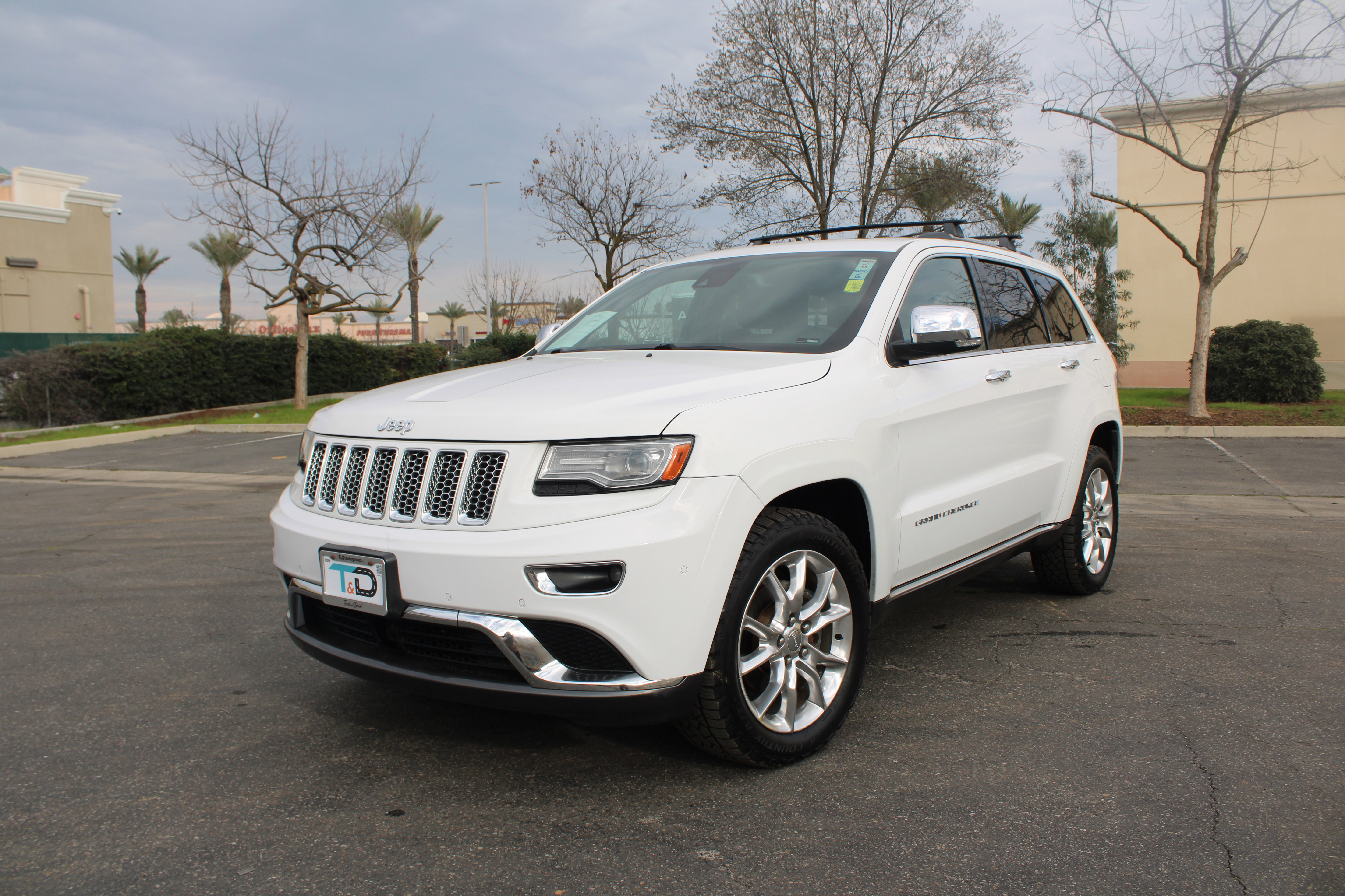 Used 2014 Jeep Grand Cherokee Summit AWD/4WD image 7