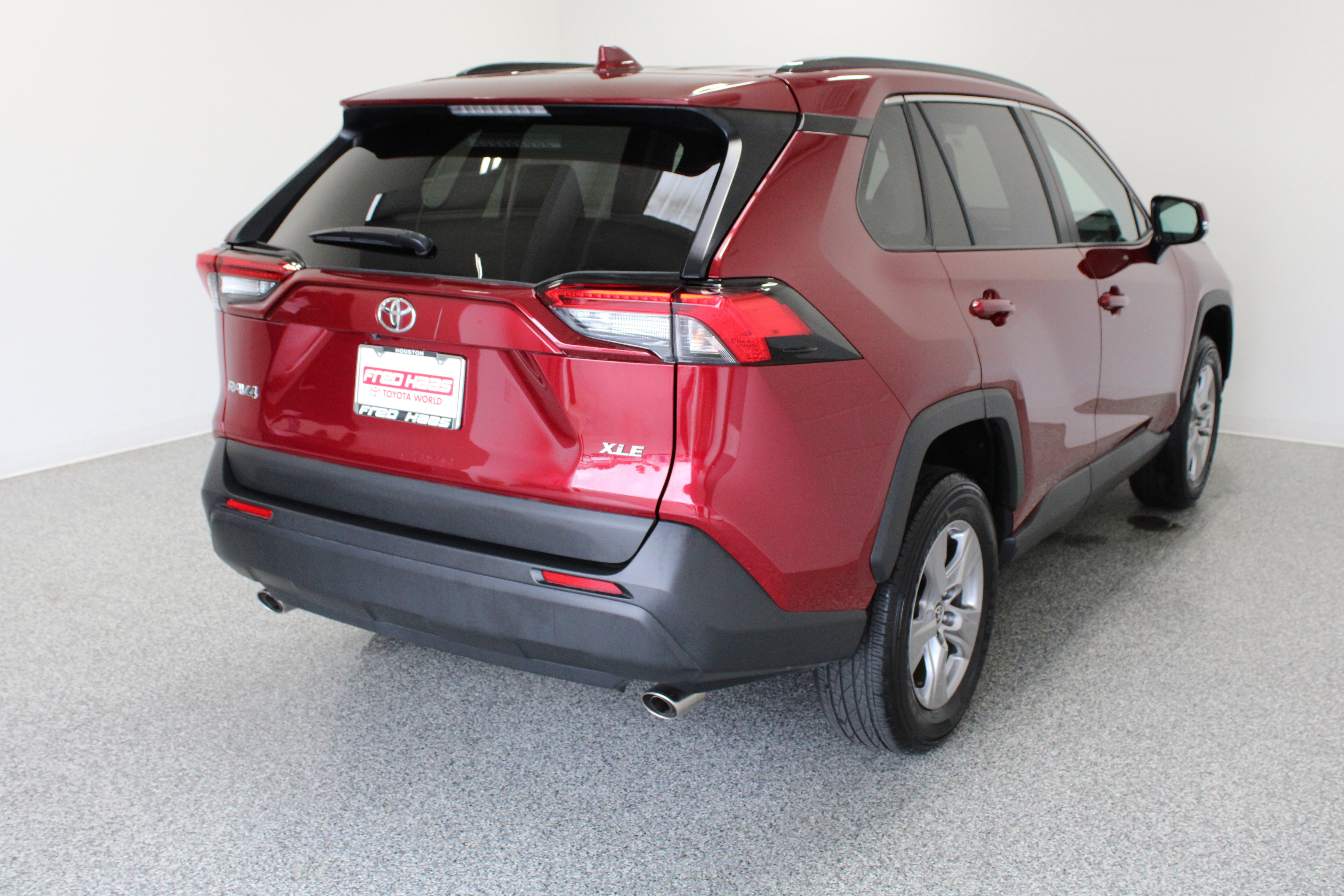Used 2025 Toyota RAV4 XLE FWD image 7