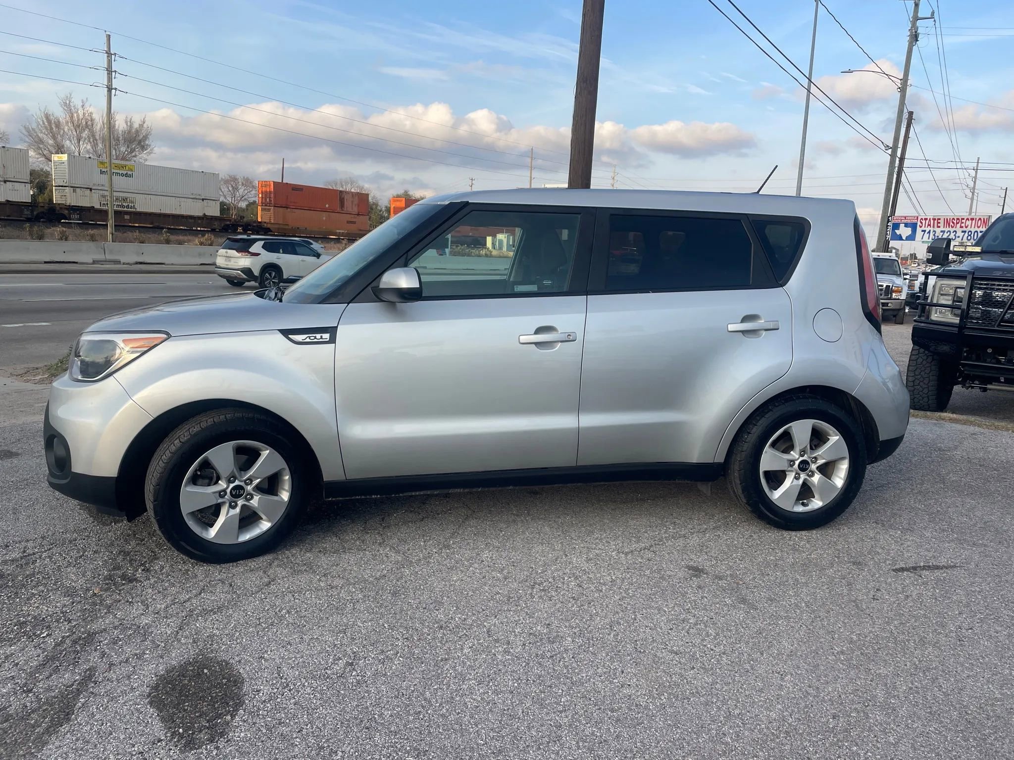Used 2019 Kia Soul FWD image 2