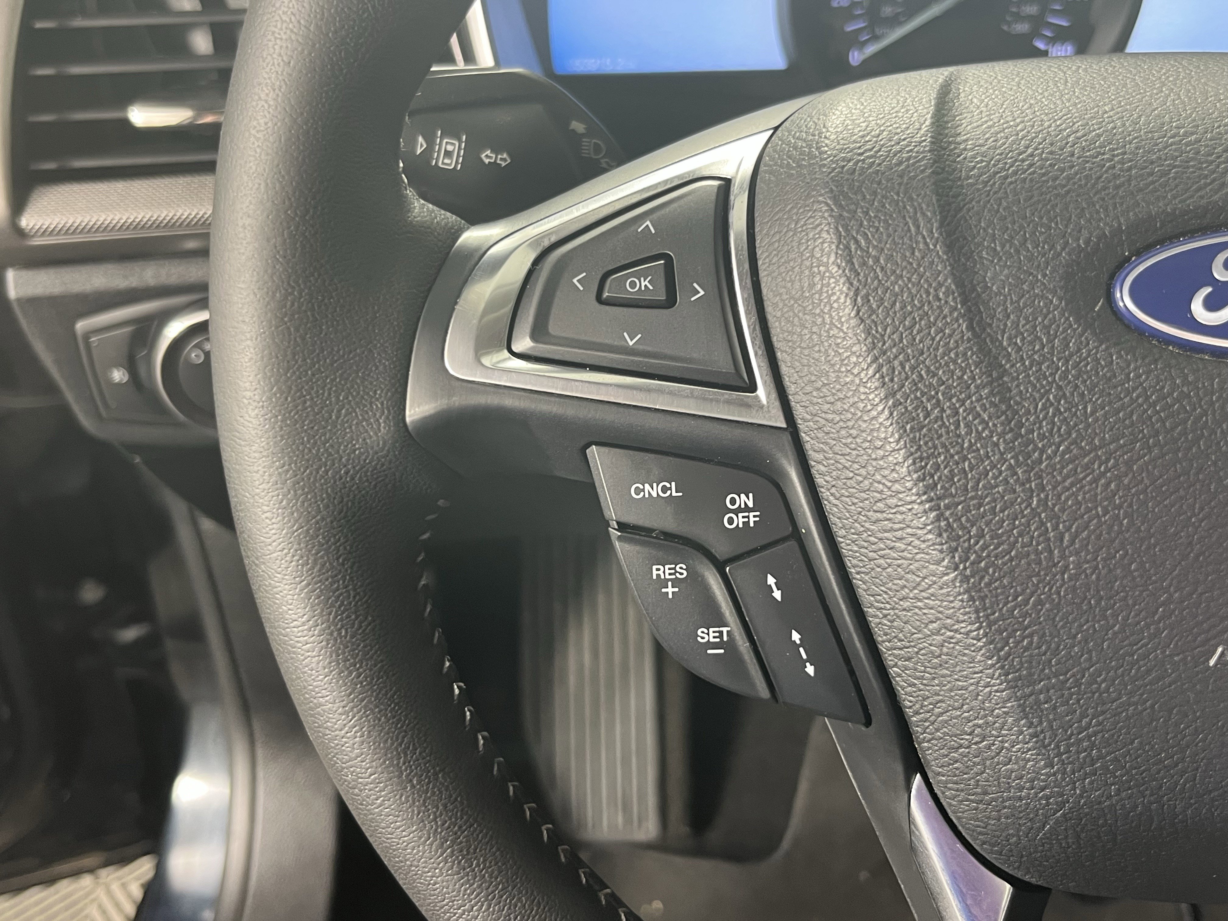 Used 2020 Ford Fusion SE w/ Equipment Group 151A image 18