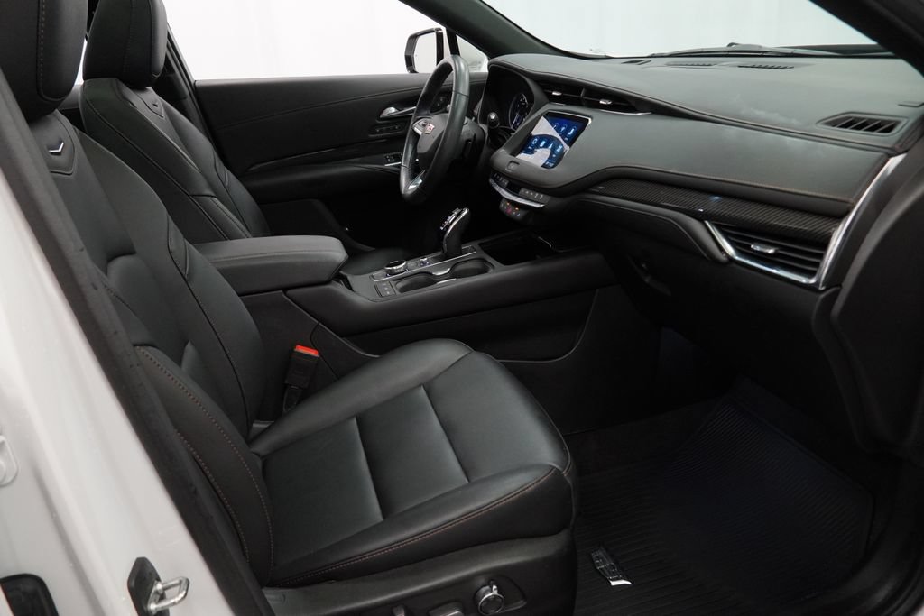 Used 2023 Cadillac XT4 Sport w/ Cold Weather Package AWD/4WD image 33