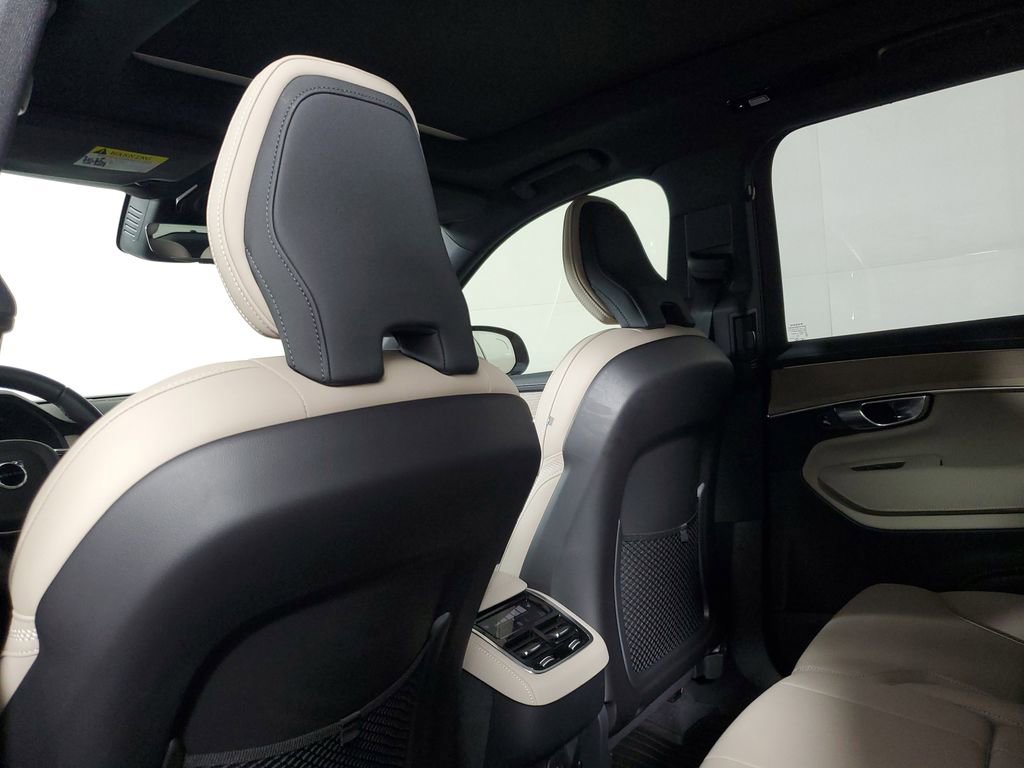 Certified 2026 Volvo XC90 B6 Plus w/ Protection Package Premier image 14