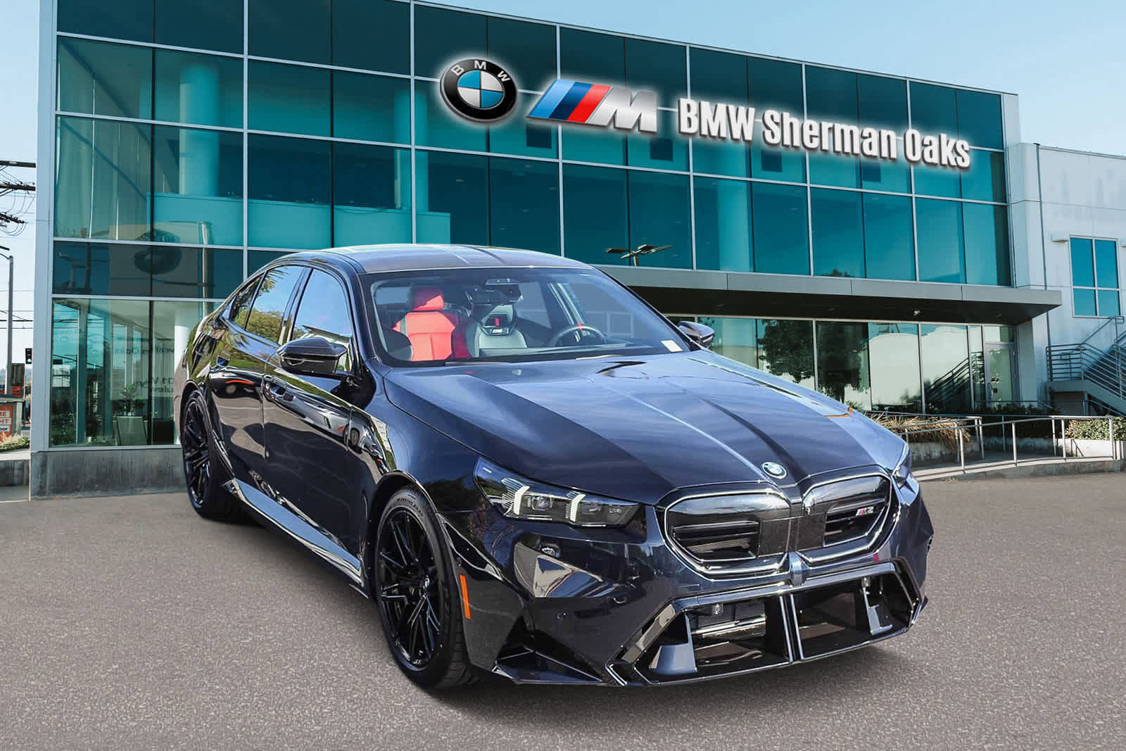 Used 2025 BMW M5 image 3