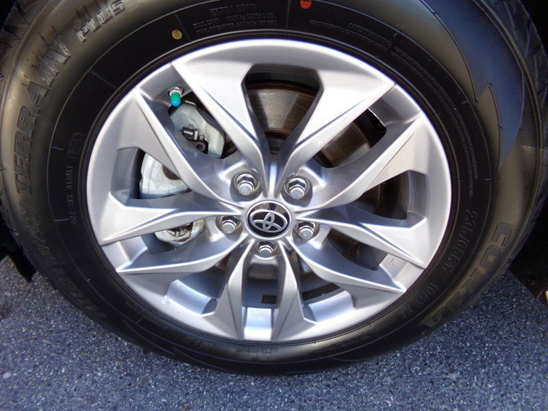 Used 2022 Toyota Sienna XLE image 27