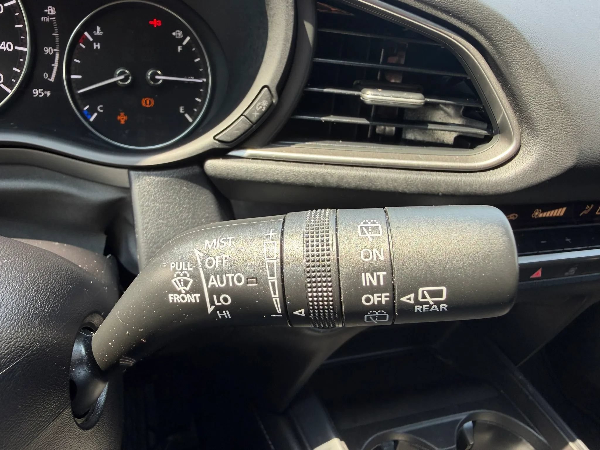 Used 2021 MAZDA CX-30 FWD 2.5 S w/ Select Package image 22