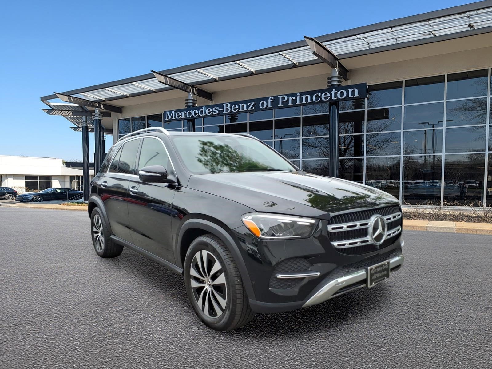 Certified 2025 Mercedes-Benz GLE 350 4MATIC image 1