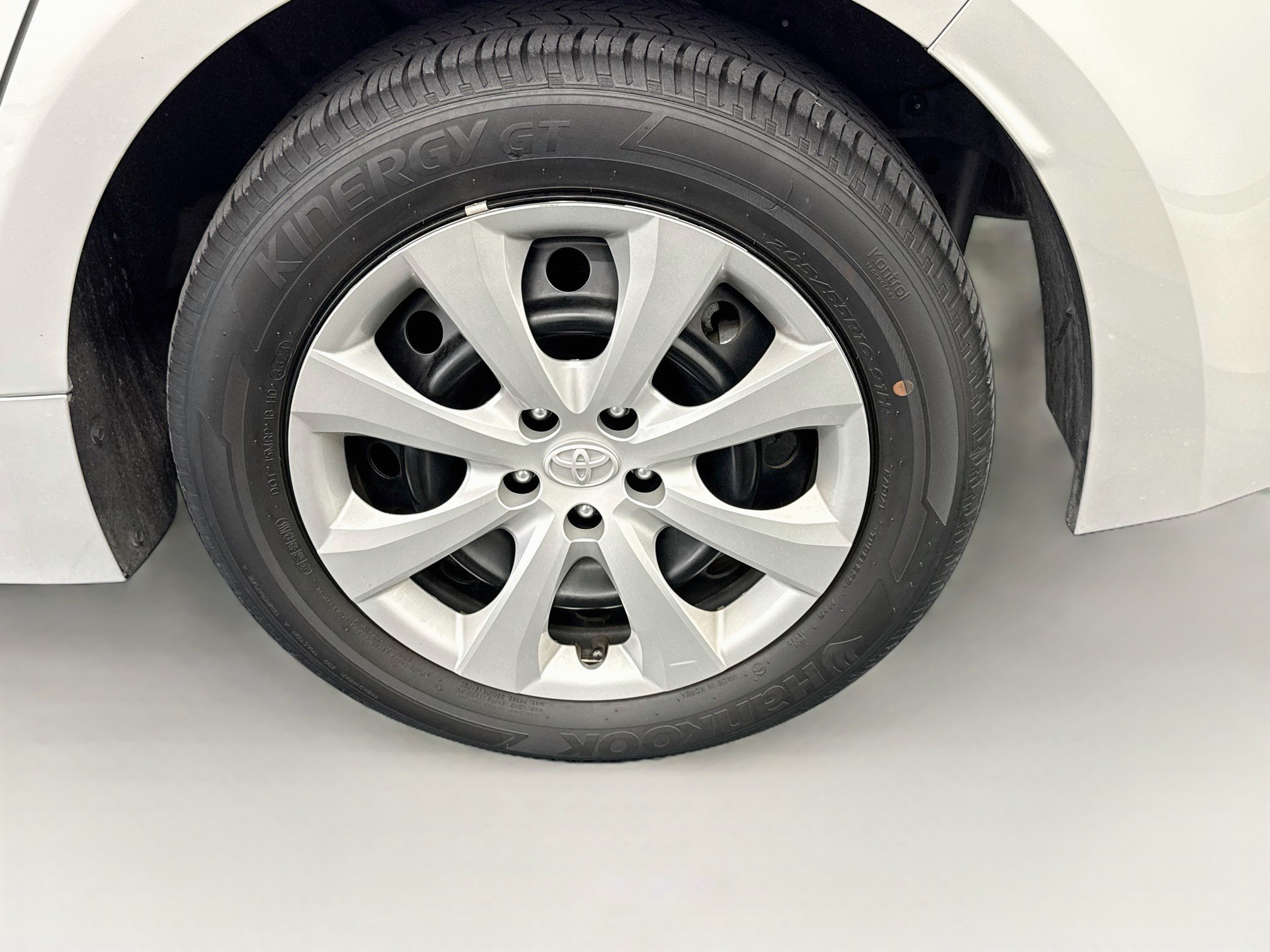 Used 2025 Toyota Corolla LE FWD image 11