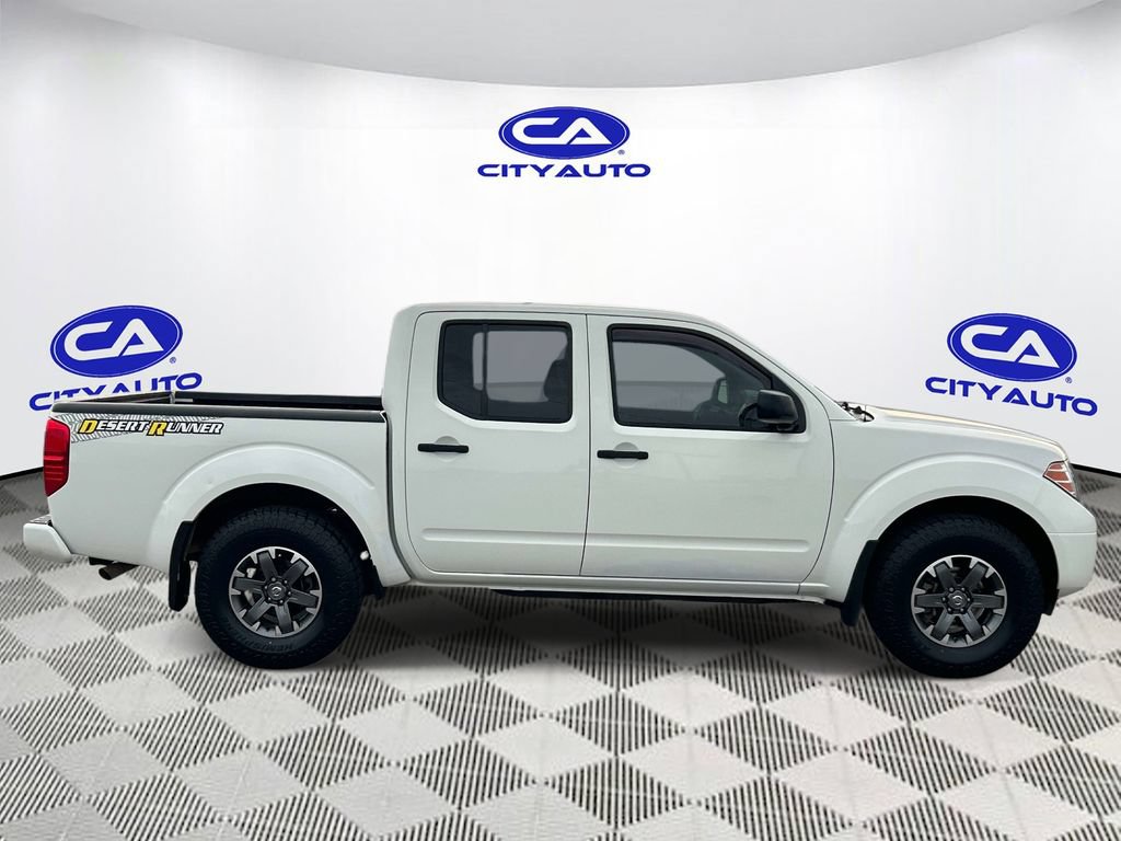Used 2018 Nissan Frontier SV RWD image 2