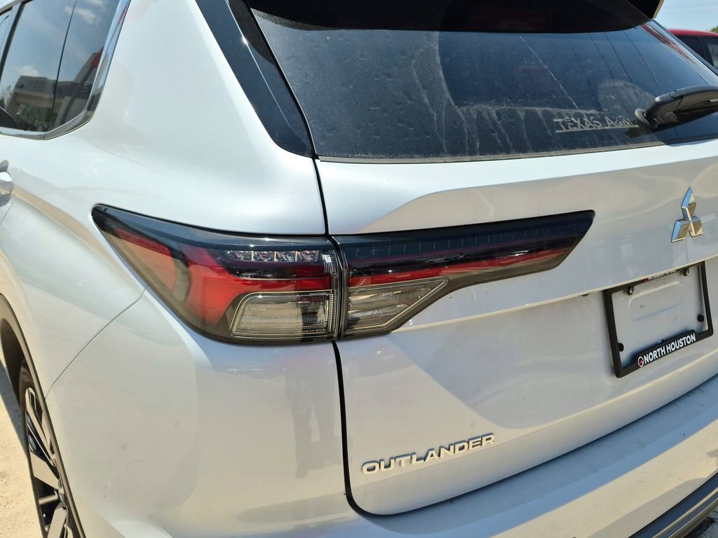 Used 2025 Mitsubishi Outlander SEL FWD image 32