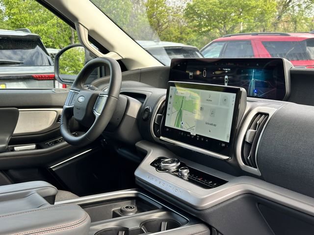 Certified 2025 Ford Expedition Active AWD/4WD image 31