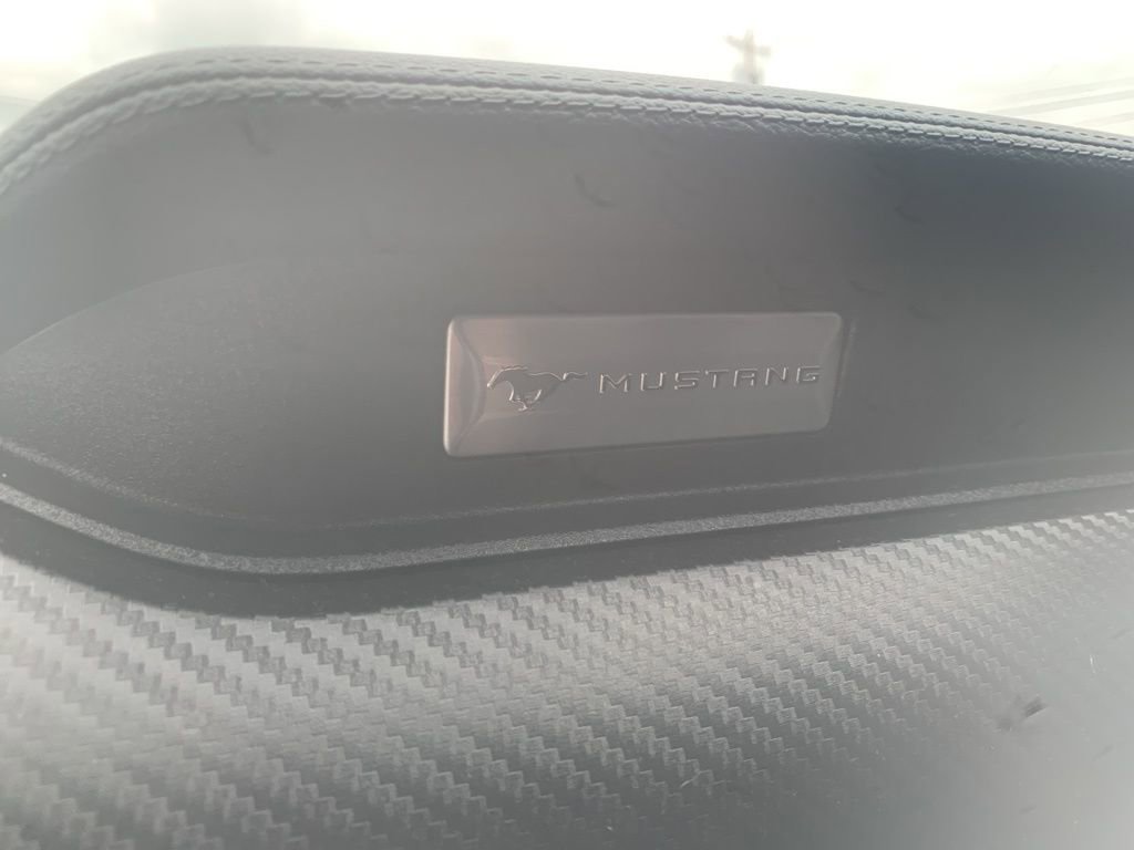 Used 2018 Ford Mustang Coupe RWD image 18