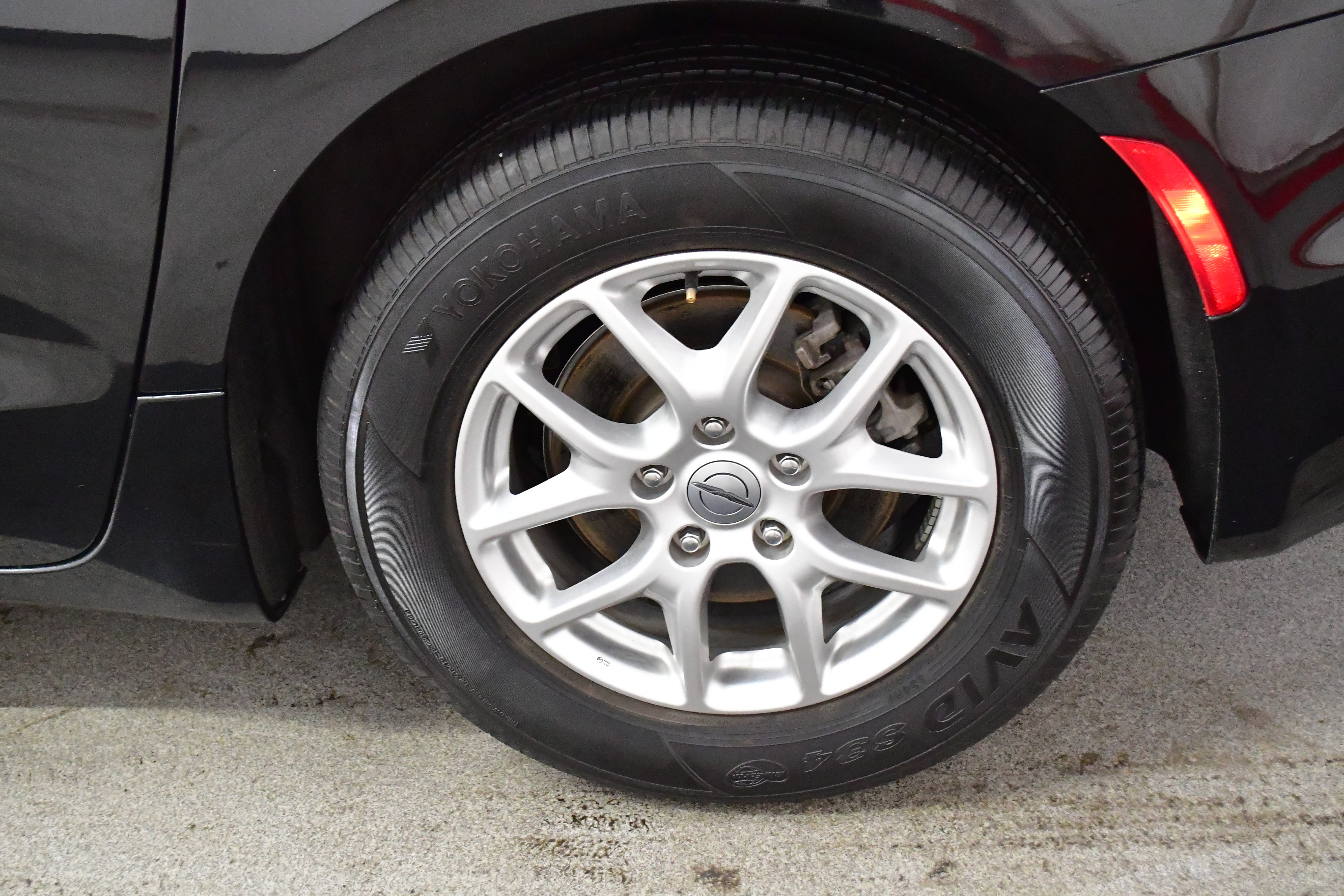 Used 2024 Chrysler Pacifica Touring-L image 70