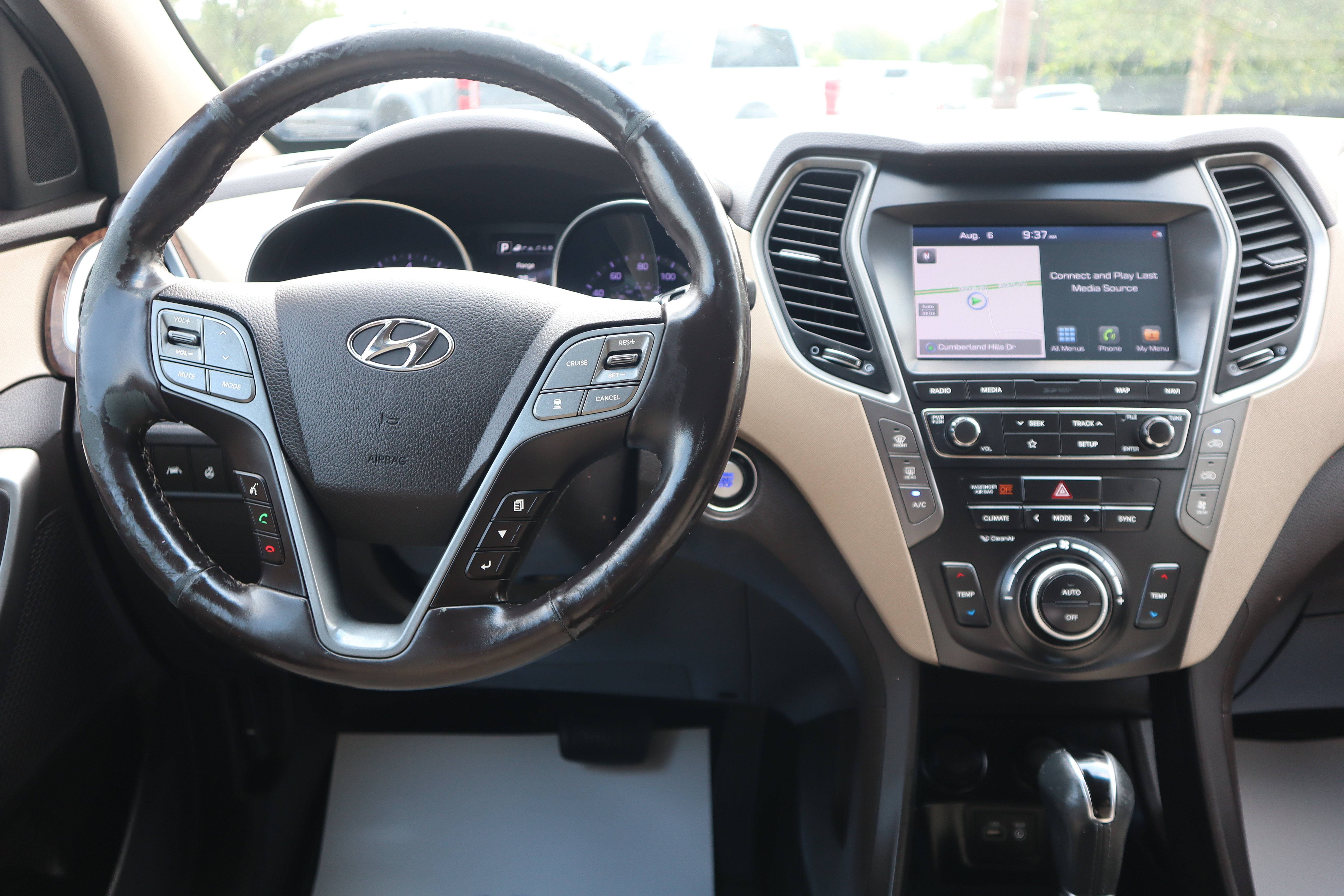 Used 2019 Hyundai Santa Fe XL FWD image 13