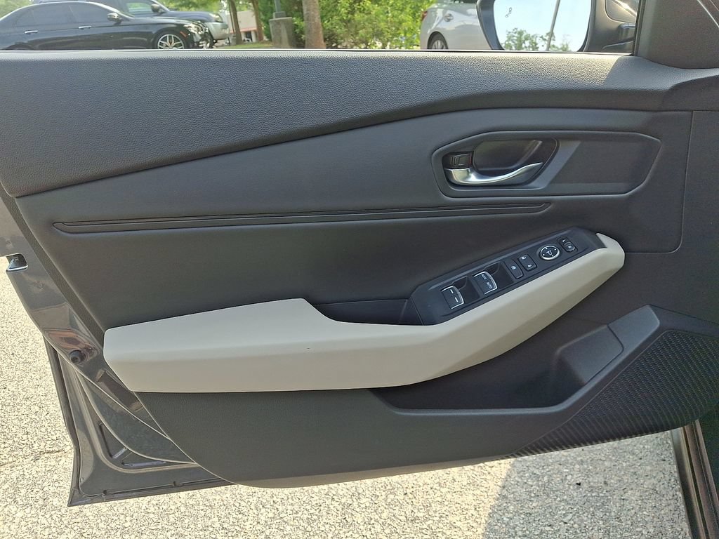 Used 2024 Honda Accord EX image 12