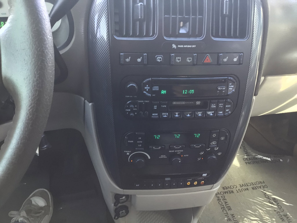Used 2005 Dodge Grand Caravan SXT w/ Leather Interior Group image 9