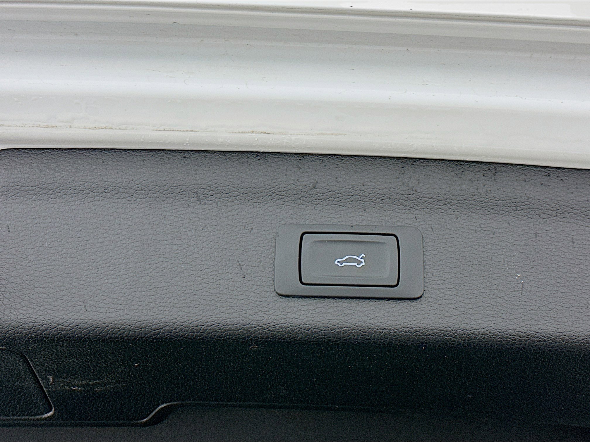 Used 2025 Audi Q3 2.0T Premium image 31