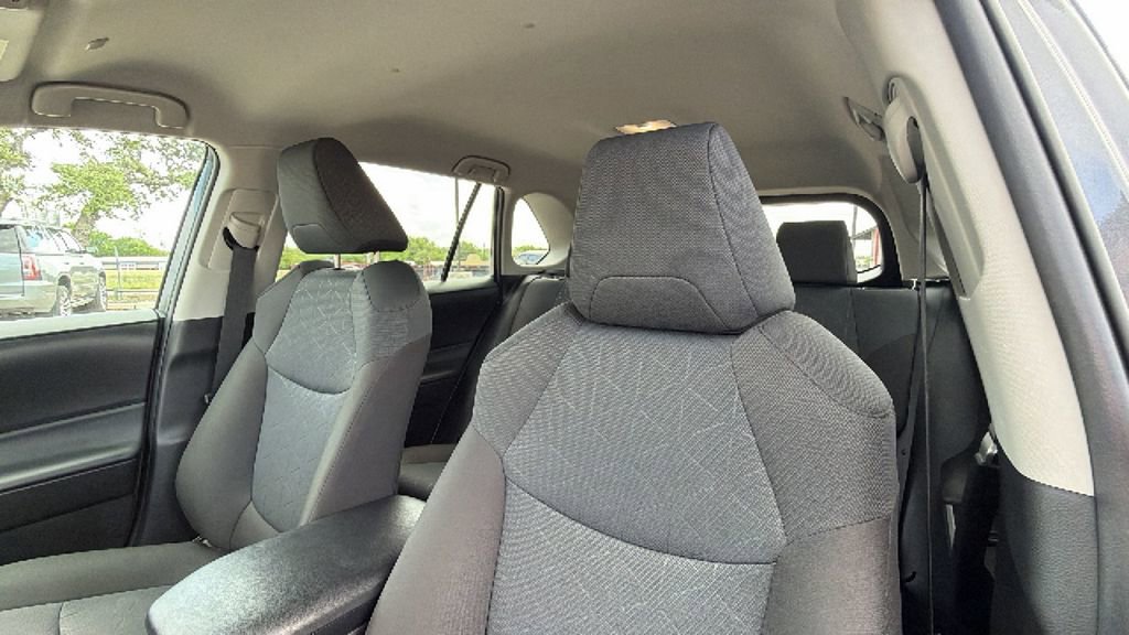 Certified 2025 Toyota RAV4 XLE AWD/4WD image 21