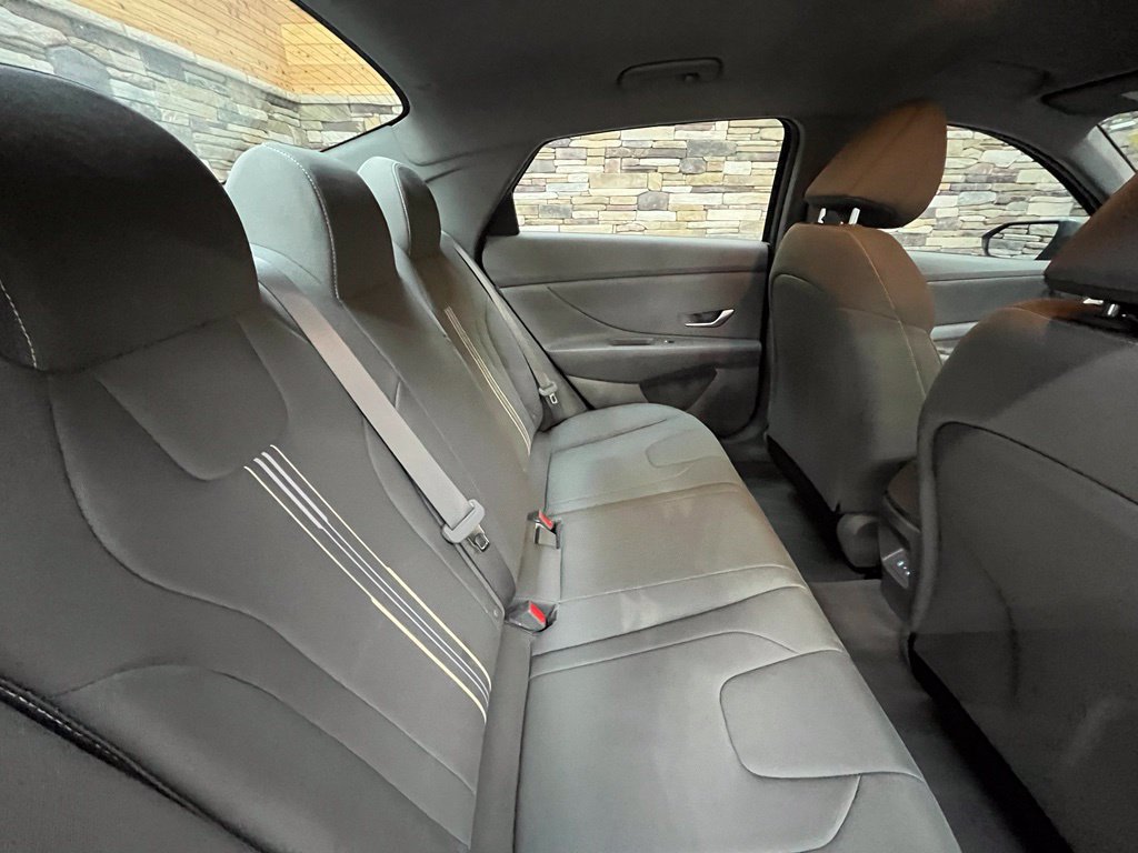Used 2025 Hyundai Elantra Hybrid FWD image 36
